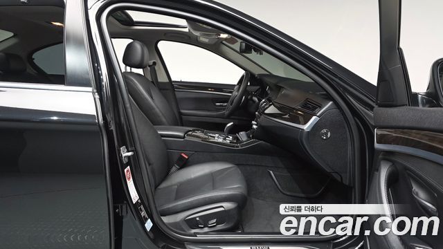 BMW 5 Series (F10) 528i 2015 — фото 26