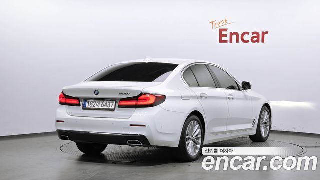 BMW 5 Series (G30) 520i Luxury 2023 — фото 2