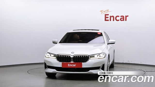 BMW 5 Series (G30) 520i Luxury 2023 — фото 3