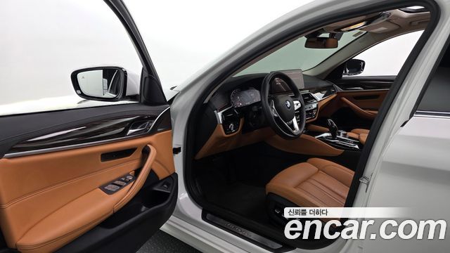 BMW 5 Series (G30) 520i Luxury 2023 — фото 10