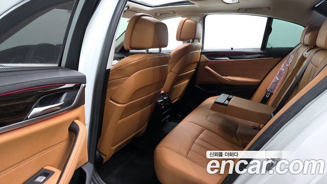 BMW 5 Series (G30) 520i Luxury 2023 — фото 11