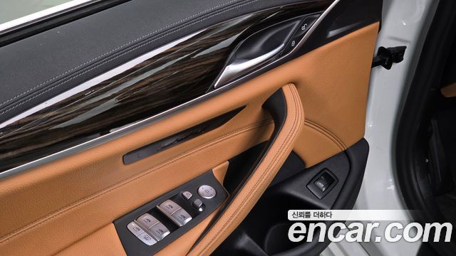 BMW 5 Series (G30) 520i Luxury 2023 — фото 16