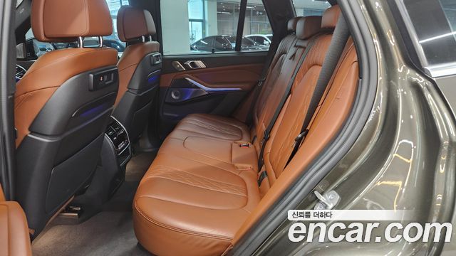 BMW X5 (G05) M50i 2023 — фото 17