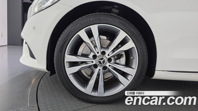 Mercedes-Benz C-Class (W205) C220 d 4MATIC 2020 — фото 5