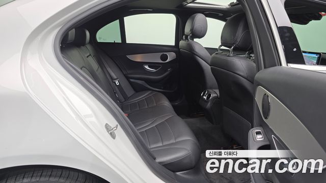Mercedes-Benz C-Class (W205) C220 d 4MATIC 2020 — фото 12