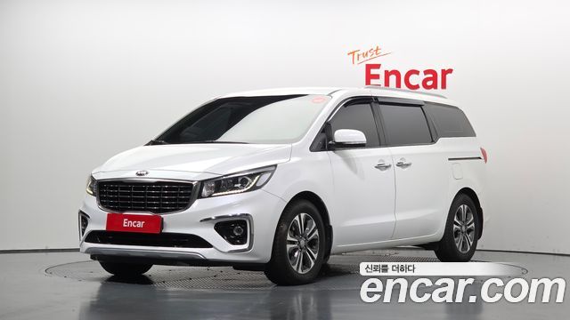 Kia Carnival 9-Seater Luxury 2019 — фото 1