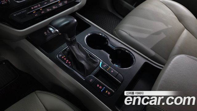 Kia Carnival 9-Seater Luxury 2019 — фото 9
