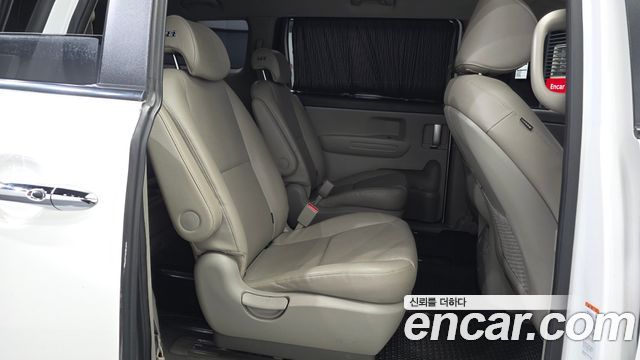 Kia Carnival 9-Seater Luxury 2019 — фото 11