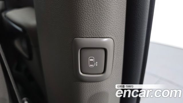 Kia Carnival 9-Seater Luxury 2019 — фото 17