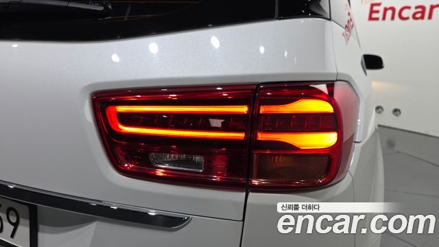 Kia Carnival 9-Seater Luxury 2019 — фото 23