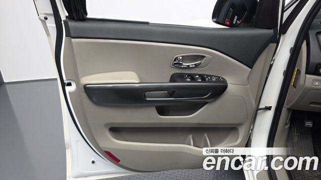 Kia Carnival 9-Seater Luxury 2019 — фото 25