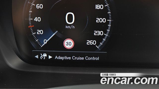 Volvo XC90 (II) B6 Momentum 2022 — фото 36