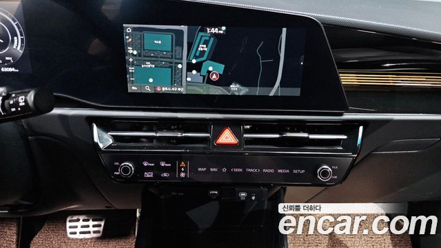Kia Niro EV Earth 2024 — фото 12