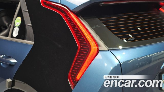 Kia Niro EV Earth 2024 — фото 23