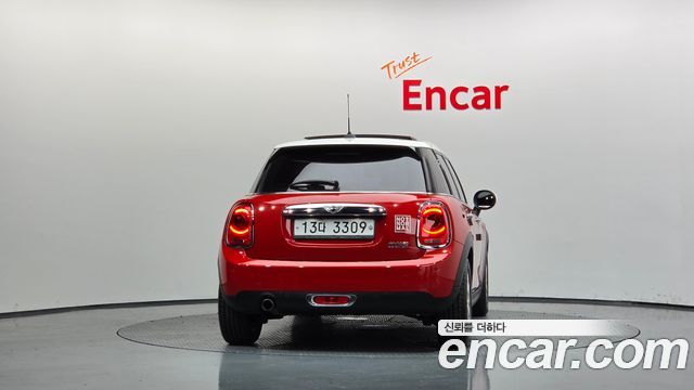 MINI Cooper 5Door HIGH 3rd 2015 — фото 4