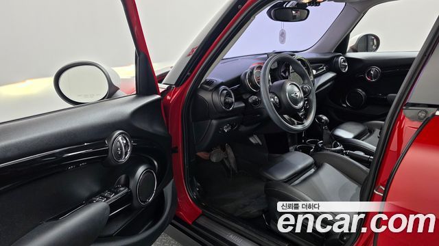 MINI Cooper 5Door HIGH 3rd 2015 — фото 10