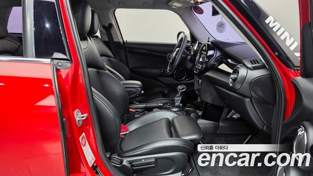 MINI Cooper 5Door HIGH 3rd 2015 — фото 11
