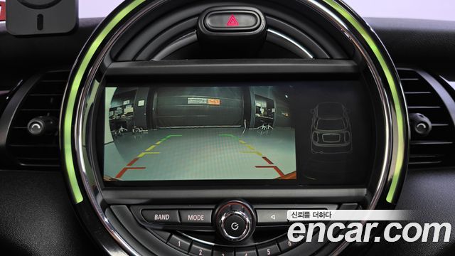 MINI Cooper 5Door HIGH 3rd 2015 — фото 15
