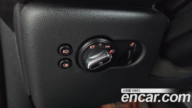 MINI Cooper 5Door HIGH 3rd 2015 — фото 16