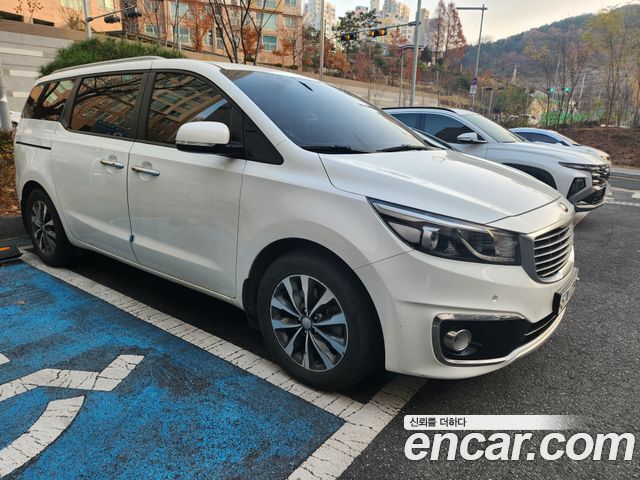 Kia Carnival 9-seater Luxury 2016 — фото 7