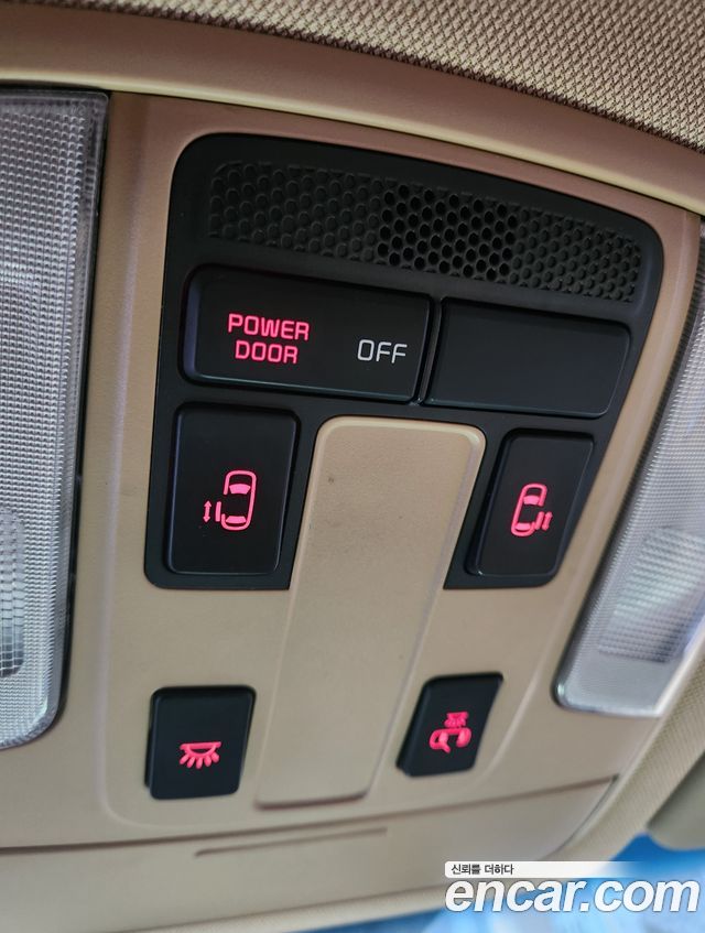 Kia Carnival 9-seater Luxury 2016 — фото 10