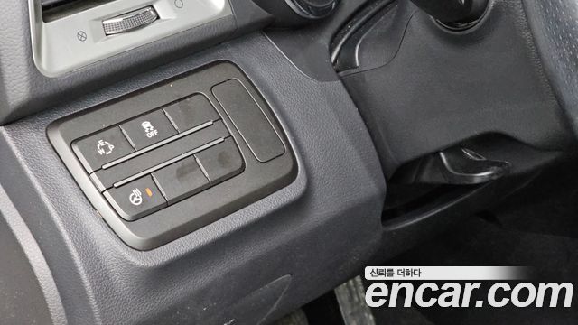 KG Mobility (SsangYong) Tivoli LX 2WD DLX 2015 — фото 13