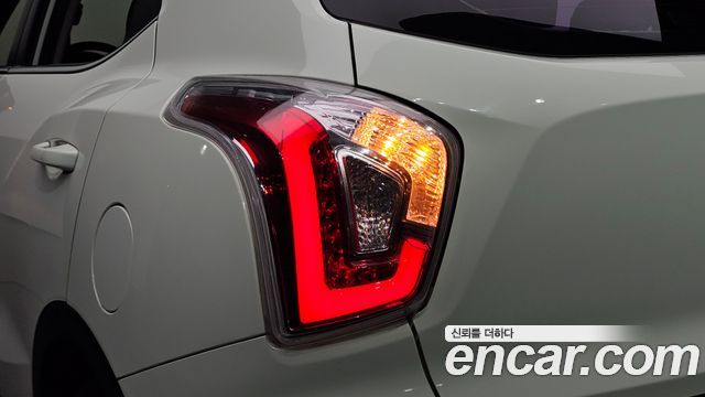 KG Mobility (SsangYong) Tivoli LX 2WD DLX 2015 — фото 23