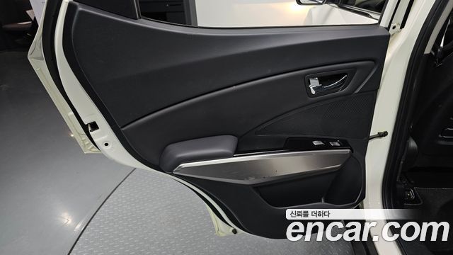 KG Mobility (SsangYong) Tivoli LX 2WD DLX 2015 — фото 25