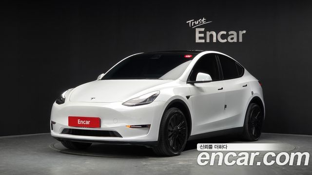 Tesla Model Y Standard Range RWD