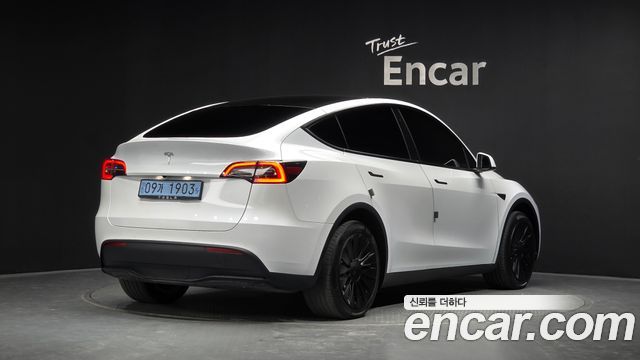 Tesla Model Y Standard Range RWD 2021 — фото 2