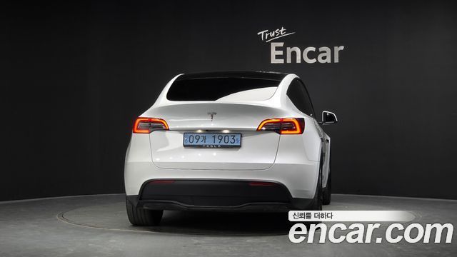 Tesla Model Y Standard Range RWD 2021 — фото 4