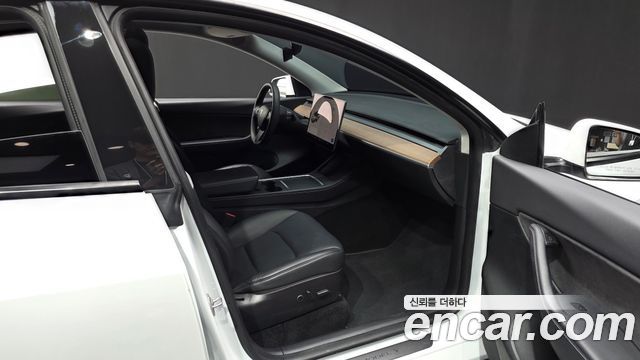 Tesla Model Y Standard Range RWD 2021 — фото 11