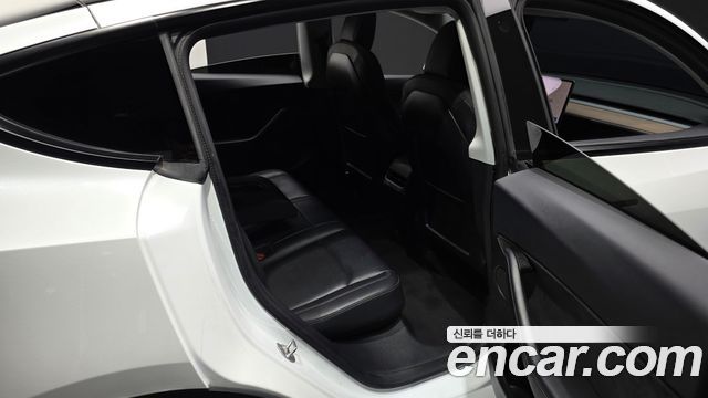 Tesla Model Y Standard Range RWD 2021 — фото 12
