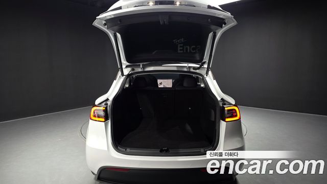Tesla Model Y Standard Range RWD 2021 — фото 20