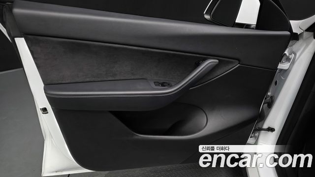 Tesla Model Y Standard Range RWD 2021 — фото 24