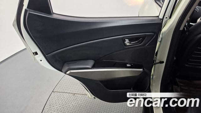 KG Mobility (SsangYong) Tivoli Diesel LX 2WD 2016 — фото 25