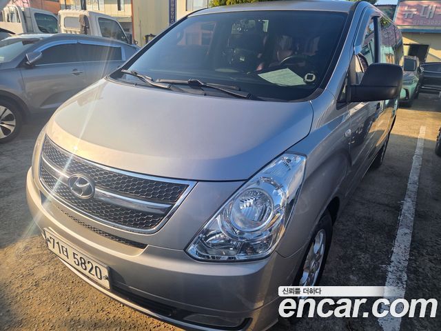 Hyundai Grand Starex 12-Seater Wagon CVX Premium