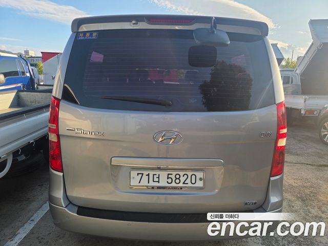Hyundai Grand Starex 12-Seater Wagon CVX Premium 2012 — фото 4