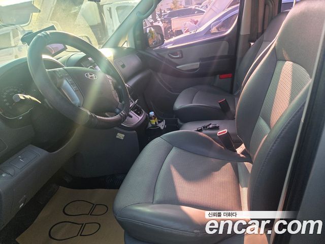 Hyundai Grand Starex 12-Seater Wagon CVX Premium 2012 — фото 6