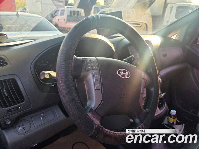 Hyundai Grand Starex 12-Seater Wagon CVX Premium 2012 — фото 7