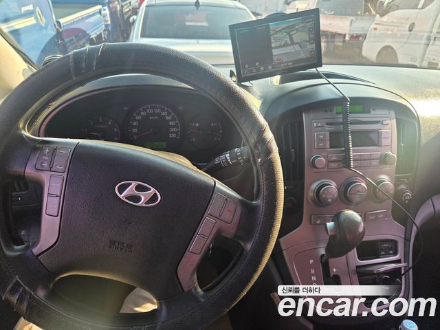 Hyundai Grand Starex 12-Seater Wagon CVX Premium 2012 — фото 9