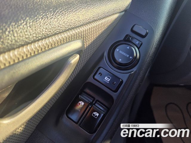 Hyundai Grand Starex 12-Seater Wagon CVX Premium 2012 — фото 10