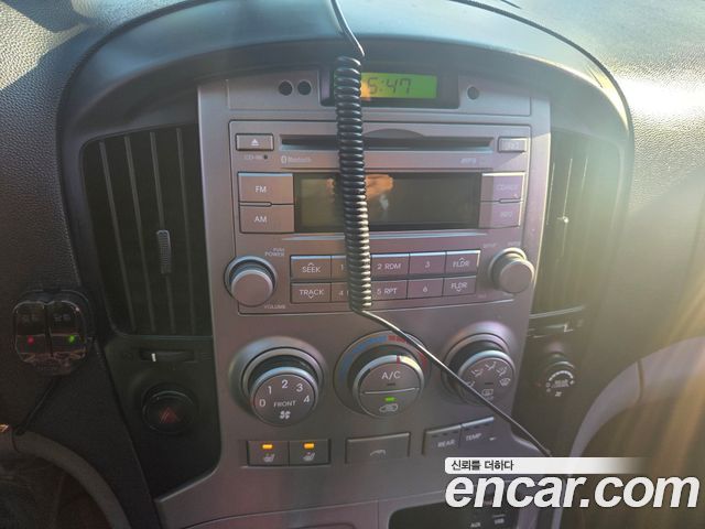 Hyundai Grand Starex 12-Seater Wagon CVX Premium 2012 — фото 13