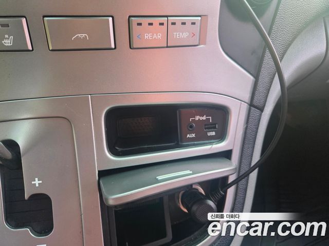Hyundai Grand Starex 12-Seater Wagon CVX Premium 2012 — фото 14