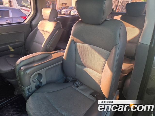 Hyundai Grand Starex 12-Seater Wagon CVX Premium 2012 — фото 16