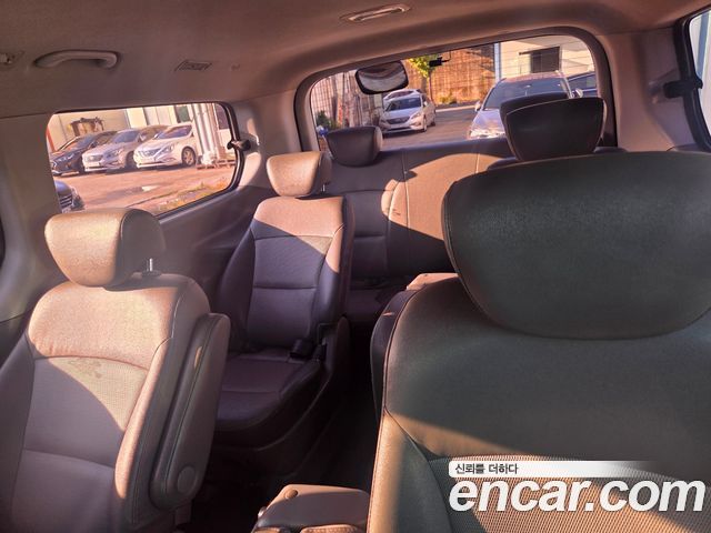 Hyundai Grand Starex 12-Seater Wagon CVX Premium 2012 — фото 17