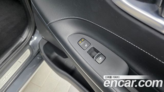 Hyundai Grandeur Hybrid (IG) Exclusive Special 2018 — фото 18