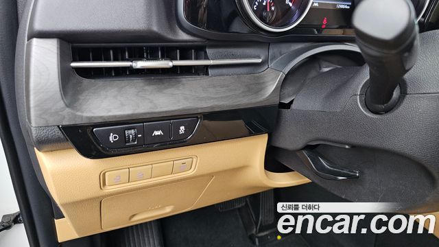 Kia Carnival (IV) Gasoline 9-Seater Prestige 2023 — фото 33