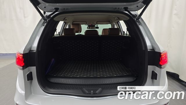 Renault Korea QM6 2.0 LPe RE Signature 2WD 2023 — фото 18