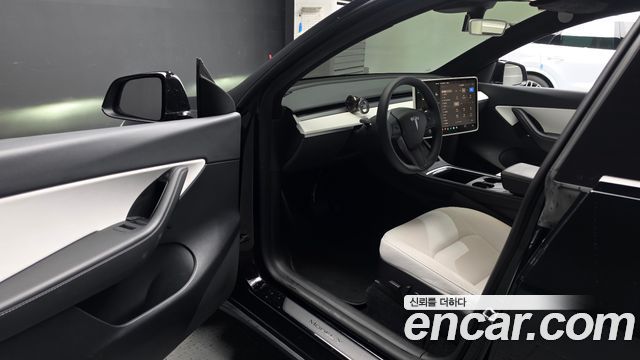 Tesla Model Y Long Range AWD 2022 — фото 10